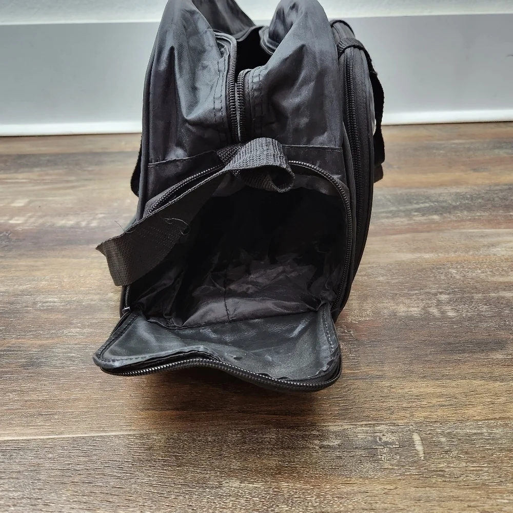 FORBES Black Duffle/ Gym Bag - Picture 7 of 9